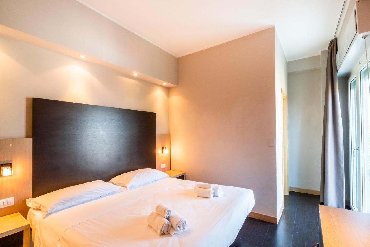 Hotel Aiglon 里米尼 外观 照片