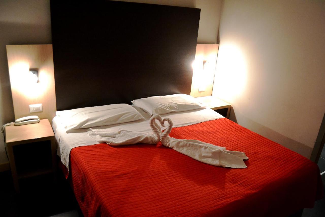 Hotel Aiglon 里米尼 外观 照片
