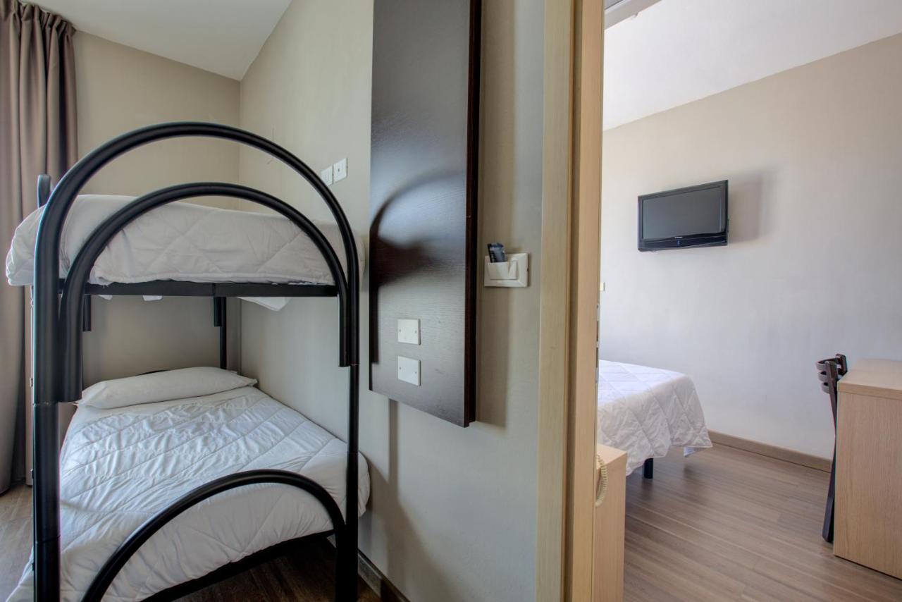 Hotel Aiglon 里米尼 外观 照片