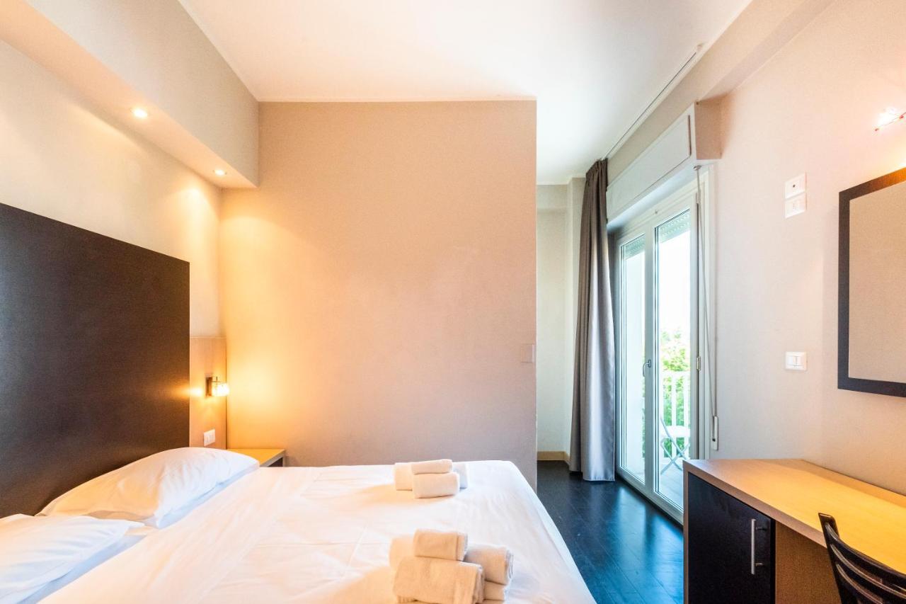 Hotel Aiglon 里米尼 外观 照片